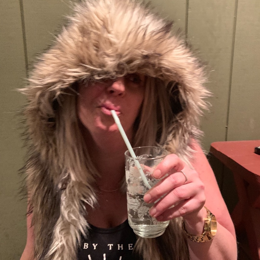 Meet your Posher, Caitlin